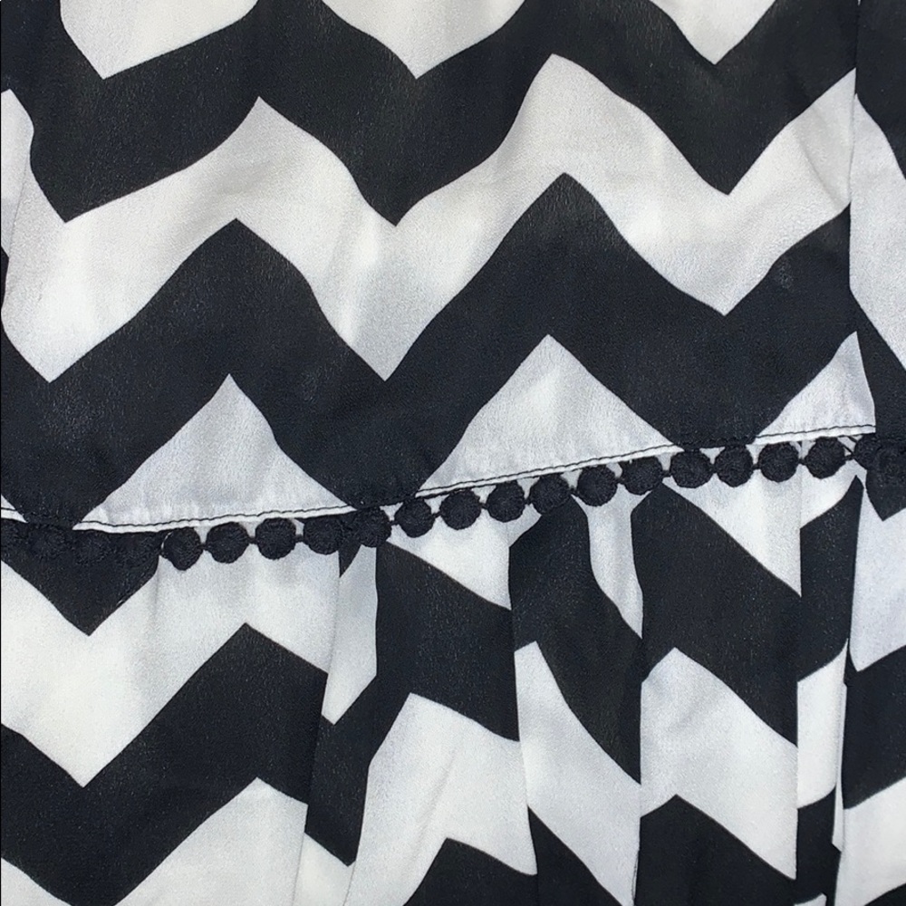 Chevron pattern Romper - Picture 4 of 4